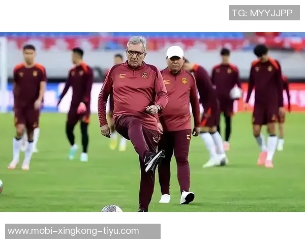 国足热身赛前景堪忧国脚未接到集训通知面临困境