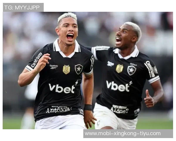 恭喜若日尼奥荣膺2025赛季巴甲最佳后腰奖项分享领奖瞬间 恭喜若日尼奥荣膺2025赛季巴甲最佳后腰奖项分享领奖瞬间